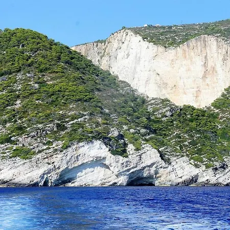 Beautiful 2-bed In Zakynthos Βίλα